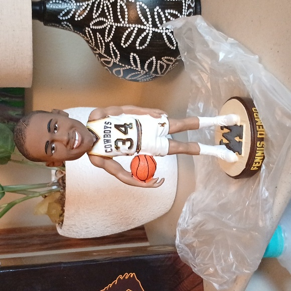 Wyoming Cowboys Fennis Dembo - Picture 3 of 3